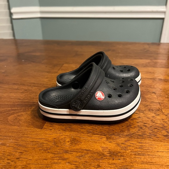 Crocs Classic black toddler clog shoes size 4-5 - Picture 1 of 10